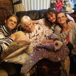 Meet your Posher, Della